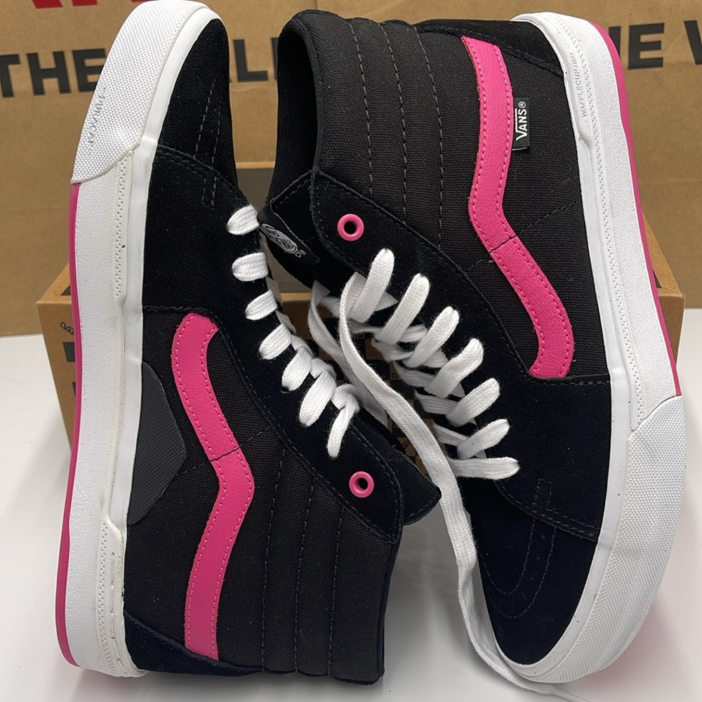 Vans Men’s Bmx Sk8-Hi Black/Magenta
VN0005V0KMN Sneakers - Picture 11 of 16